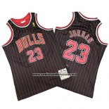 Camiseta Chicago Bulls Michael Jordan #23 Mitchell & Ness Negro