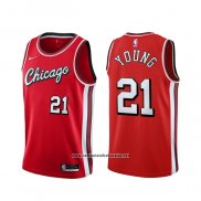 Camiseta Chicago Bulls Thaddeus Young #21 Ciudad 2021-22 Rojo